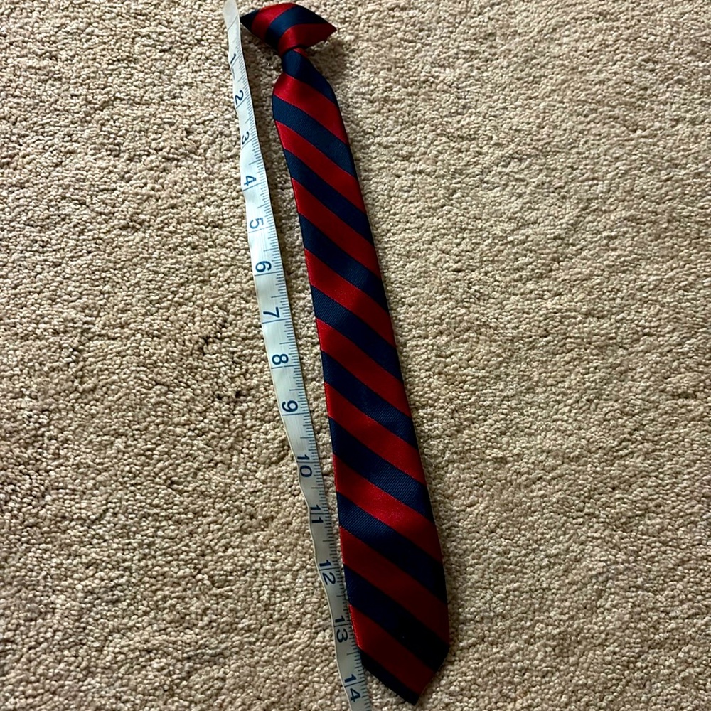 Clip on red and navy stripe
